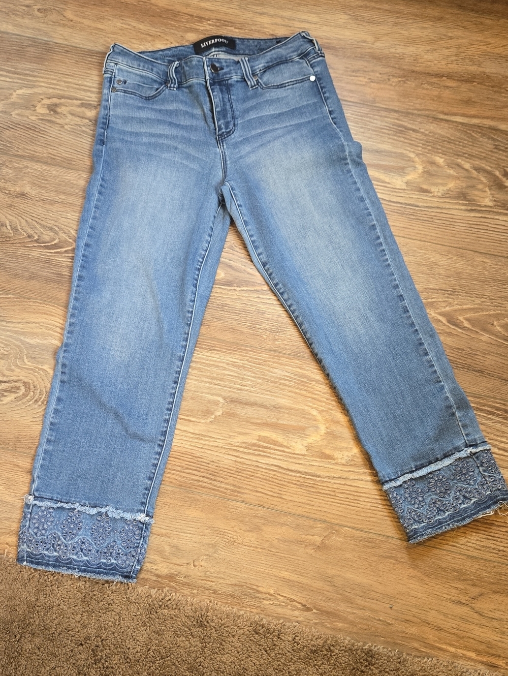 Liverpool Cropped Jeans